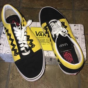 Peanuts addition Vans shoes